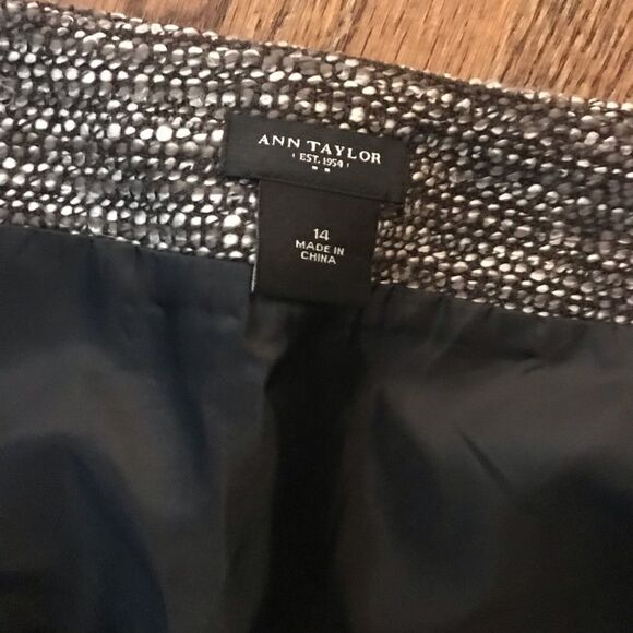 Ann Taylor Boucle Short Straight Skirt 14 - Picture 2 of 3